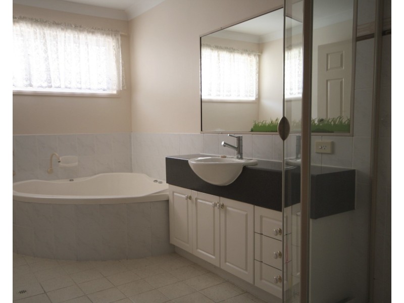 2 Tulipwood Place, Stretton QLD 4116