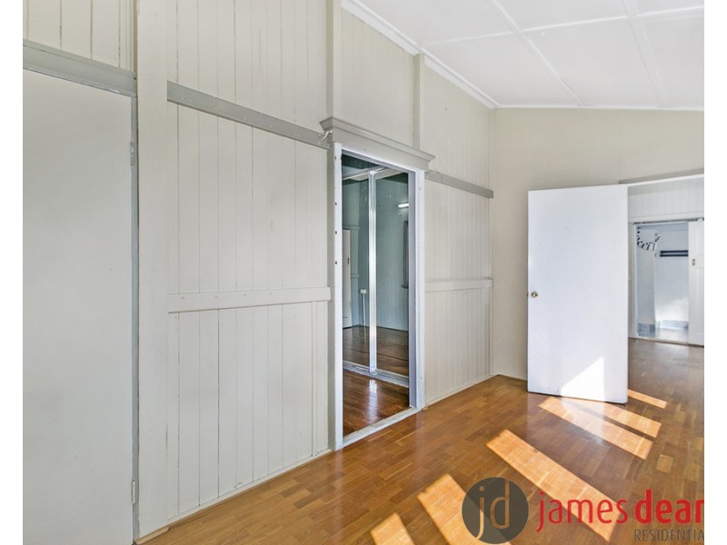 16 Barrack Road, Cannon Hill QLD 4170