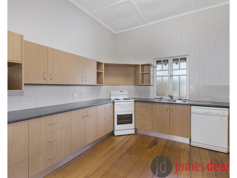 16 Barrack Road, Cannon Hill QLD 4170