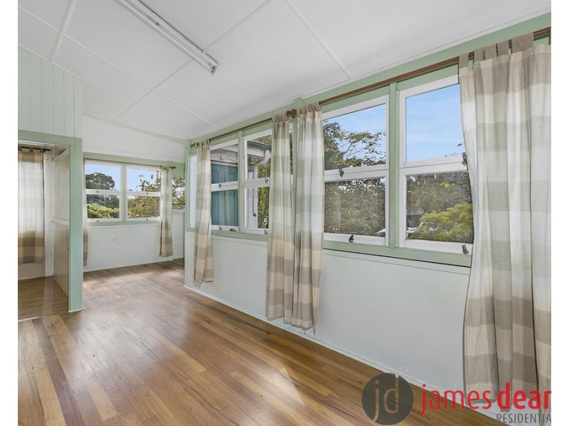 16 Barrack Road, Cannon Hill QLD 4170