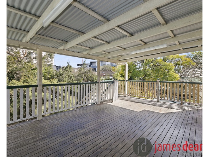 16 Barrack Road, Cannon Hill QLD 4170