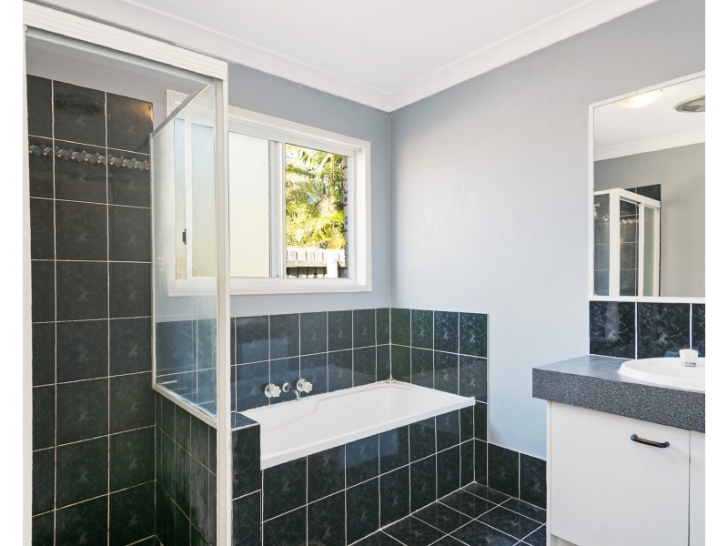8 Cania Court, Marsden QLD 4132