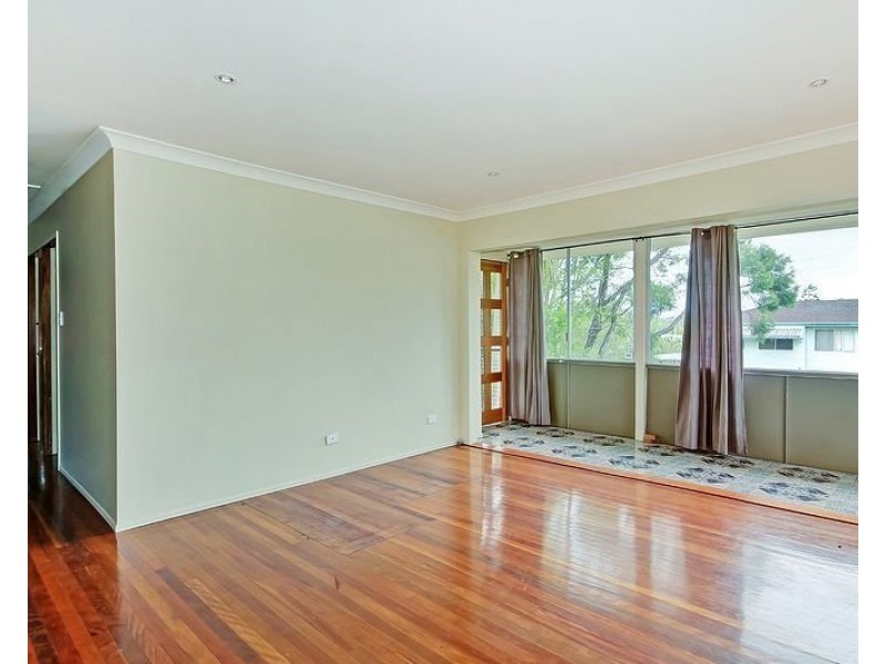 22 Poppy Street, Kingston QLD 4114