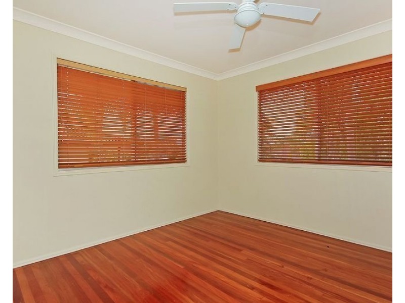 22 Poppy Street, Kingston QLD 4114