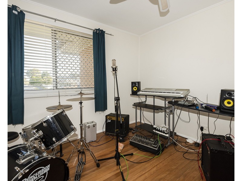 7 Woodrose Street, Kingston QLD 4114