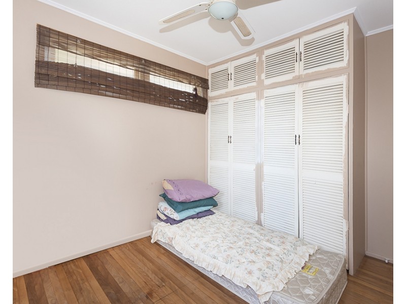 7 Woodrose Street, Kingston QLD 4114