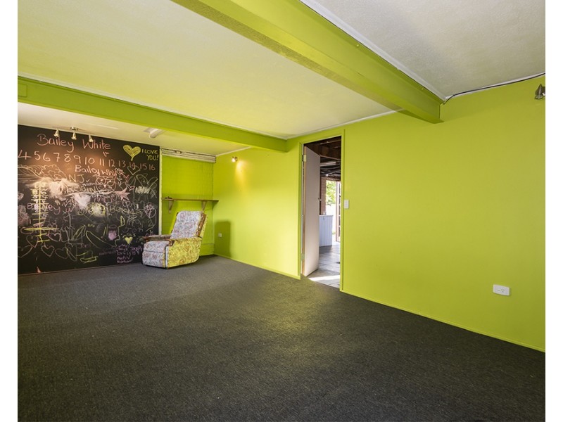 7 Woodrose Street, Kingston QLD 4114