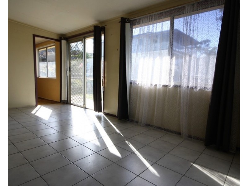 1 Marshall Street, Kingston QLD 4114