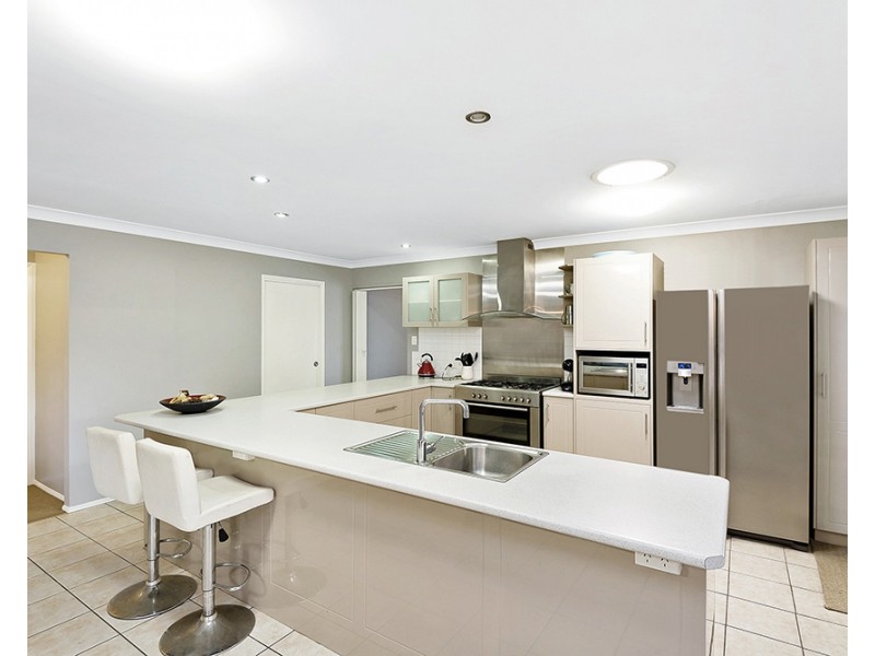 5 Horton Place, Forest Lake QLD 4078
