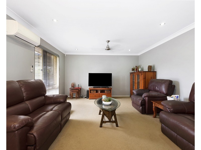 5 Horton Place, Forest Lake QLD 4078