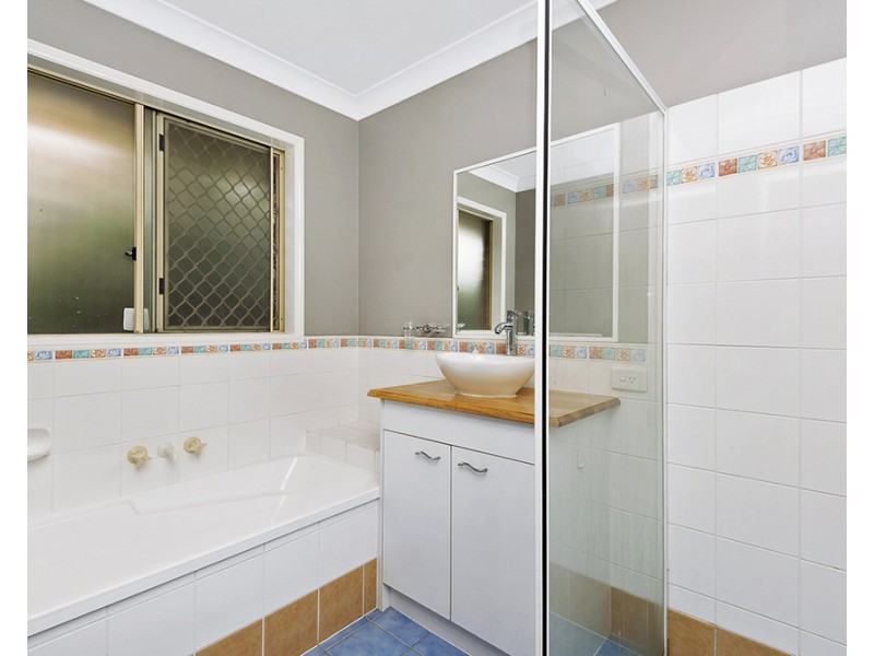 5 Horton Place, Forest Lake QLD 4078