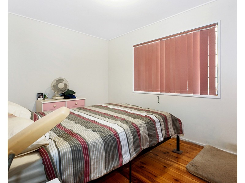 19 Ewinga Street, Kingston QLD 4114