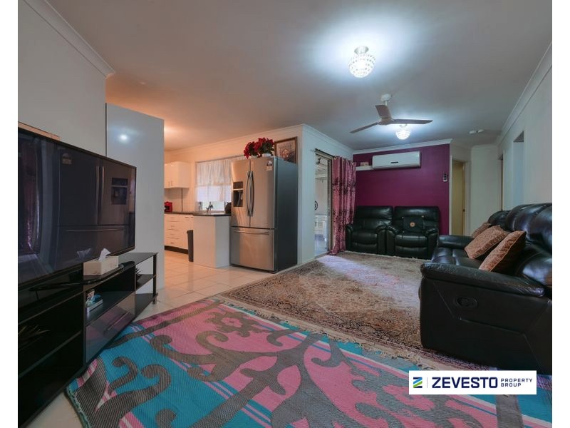 27 Robert South Drive, Crestmead QLD 4132