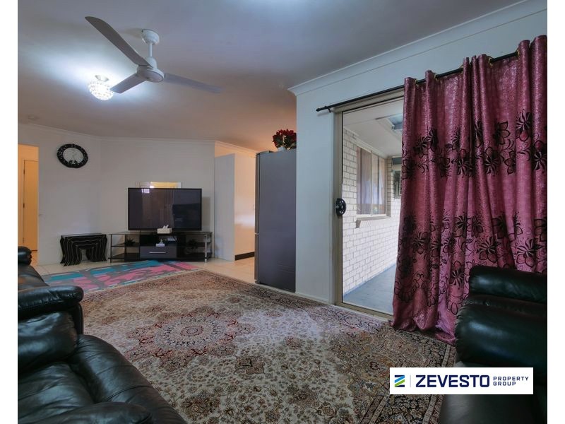 27 Robert South Drive, Crestmead QLD 4132