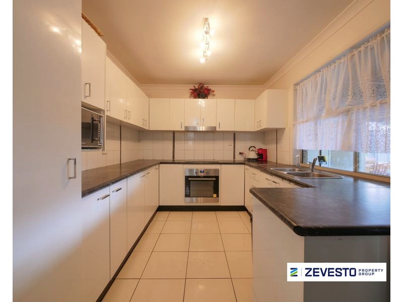 27 Robert South Drive, Crestmead QLD 4132