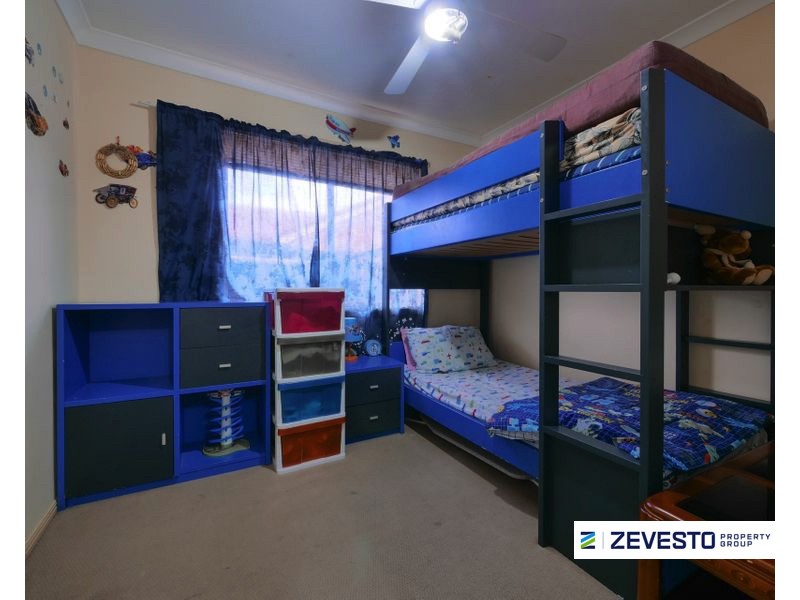 27 Robert South Drive, Crestmead QLD 4132