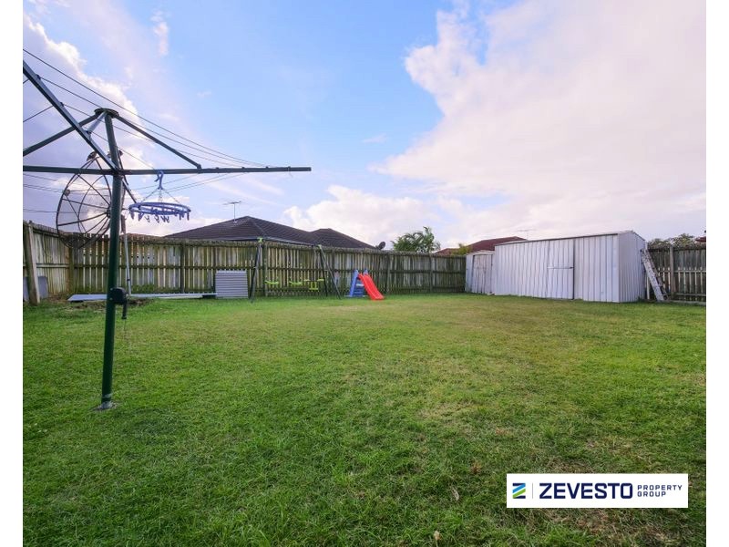 27 Robert South Drive, Crestmead QLD 4132