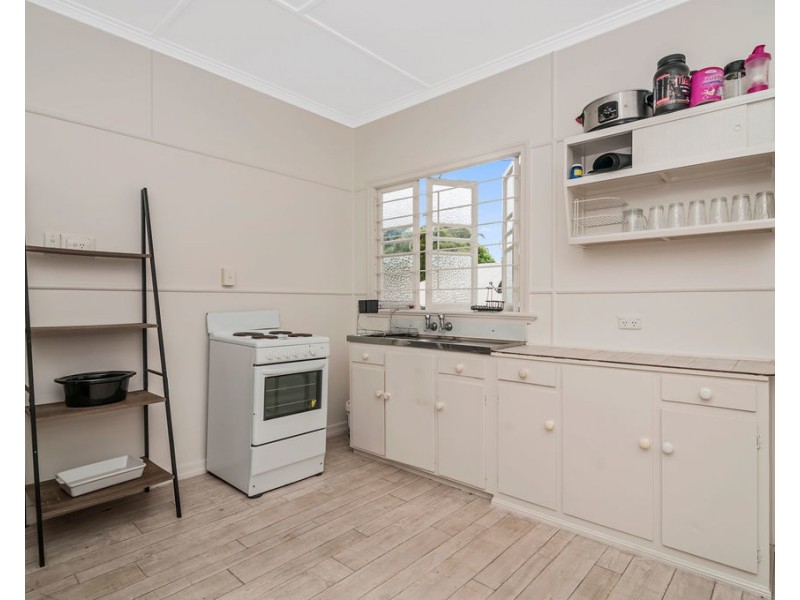 5a Hayes Street, Brassall QLD 4305