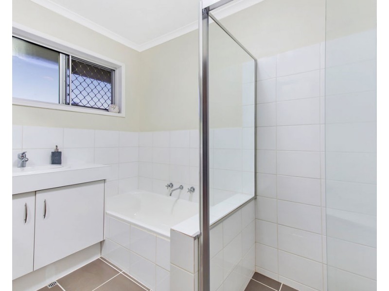 32 Springfield Crescent, Daisy Hill QLD 4127