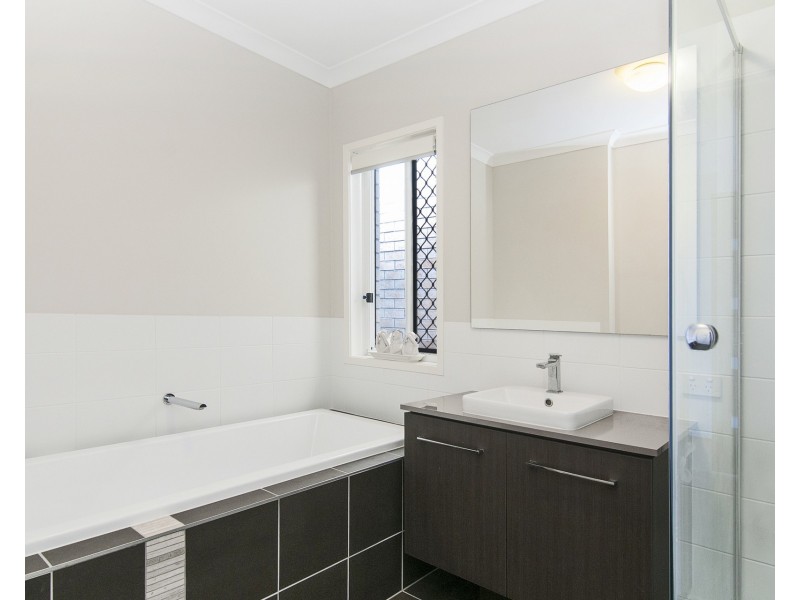 69 Meander Circuit, Holmview QLD 4207