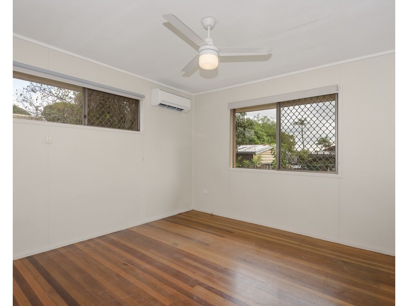 12 Dorothy Street, Woodridge QLD 4114