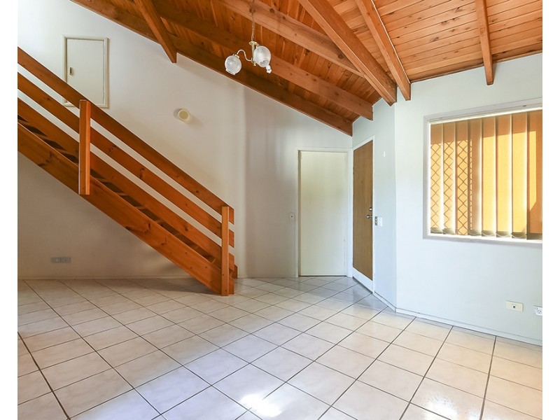 2/93 Barbaralla Drive, Springwood QLD 4127