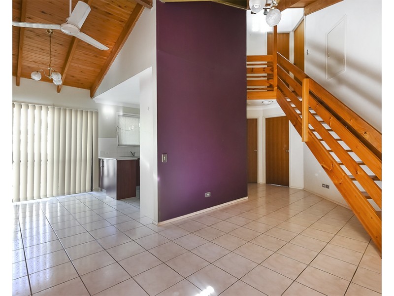 2/93 Barbaralla Drive, Springwood QLD 4127