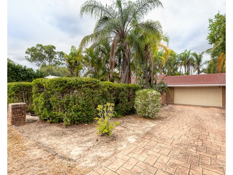 13 Arbour Way, Regents Park QLD 4118