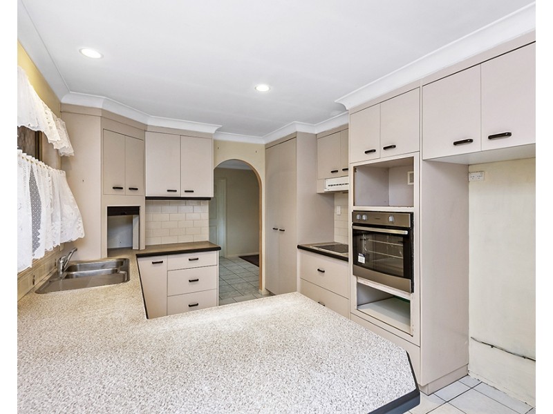 13 Arbour Way, Regents Park QLD 4118
