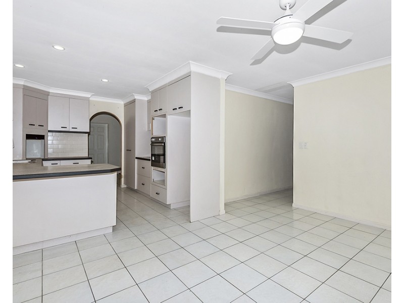 13 Arbour Way, Regents Park QLD 4118
