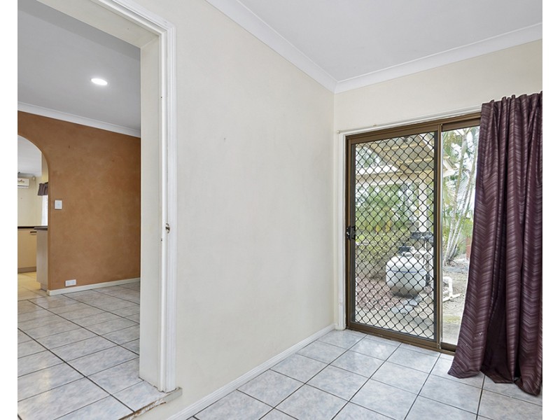 13 Arbour Way, Regents Park QLD 4118