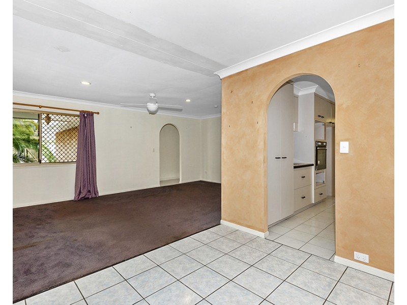 13 Arbour Way, Regents Park QLD 4118