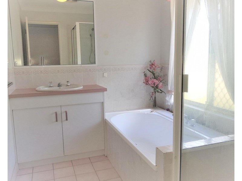 20  Kilsay Crescent, Meadowbrook QLD 4131