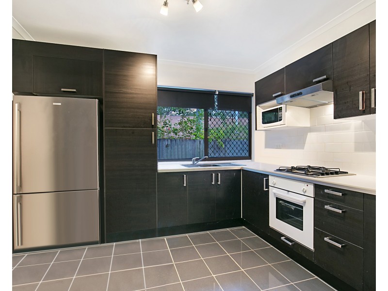 16 Coleman Crescent, Springwood QLD 4127