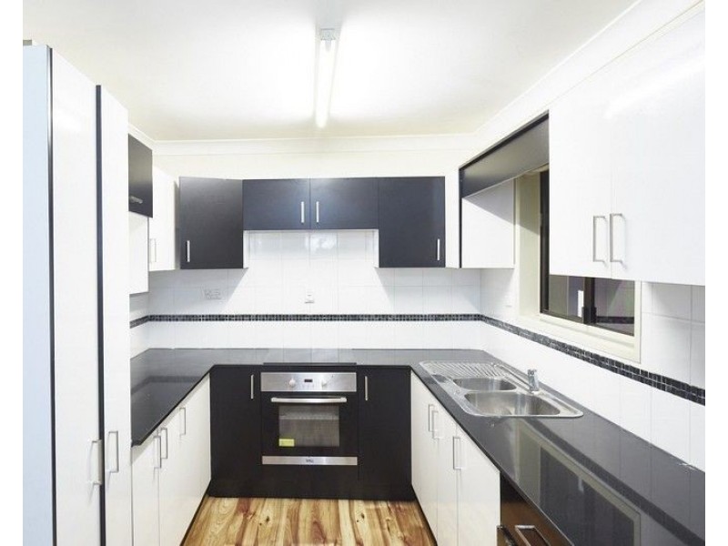 25 Limerick Drive, Crestmead QLD 4132