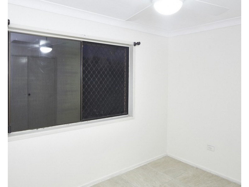 25 Limerick Drive, Crestmead QLD 4132