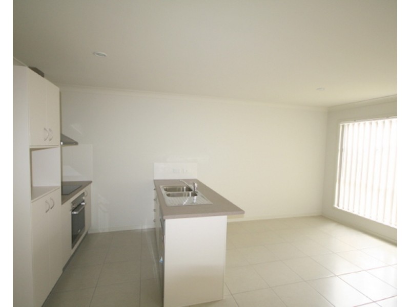 3/8 Bindarri Close, Waterford QLD 4133