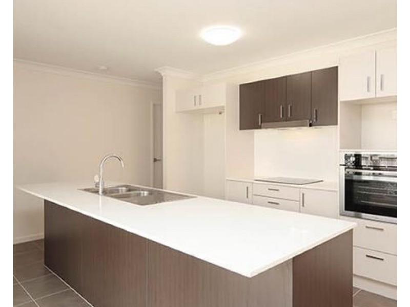 11 Eden Lane, Marsden QLD 4132