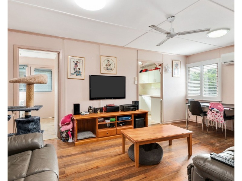 38 Jacaranda Avenue, Logan Central QLD 4114