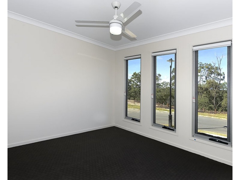 18 Stradbroke Crescent, Springfield Lakes QLD 4300