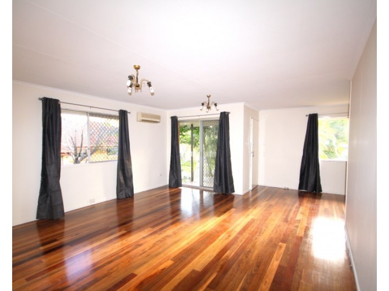 12 Claudia Street, Kingston QLD 4114