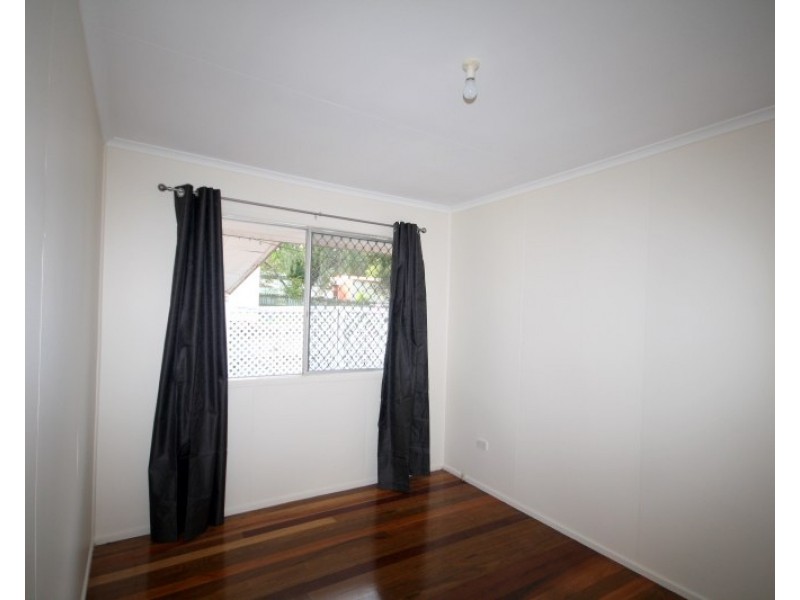 12 Claudia Street, Kingston QLD 4114