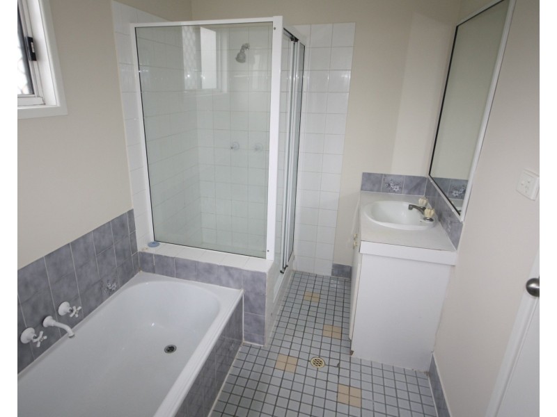 2 Blaxland Street, Boronia Heights QLD 4124