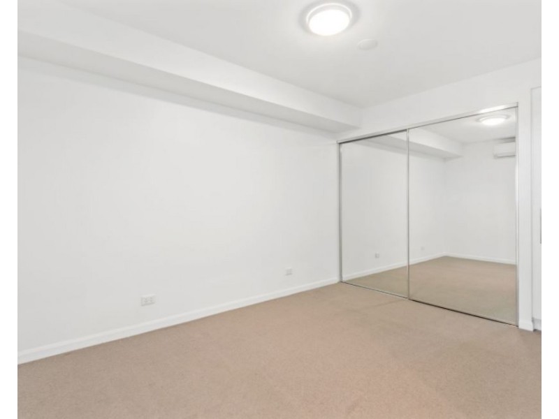 11406/300 Old Cleveland Road, Coorparoo QLD 4151