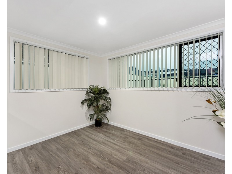 51 Limerick Drive, Crestmead QLD 4132