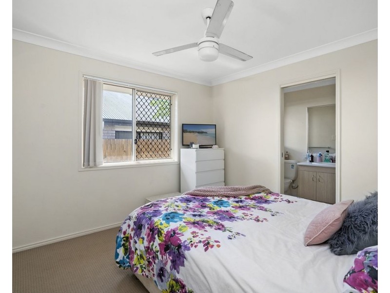 9 Eden Lane, Marsden QLD 4132