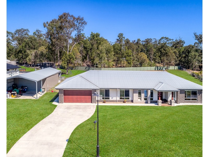 9-11 Brookong Court, Buccan QLD 4207