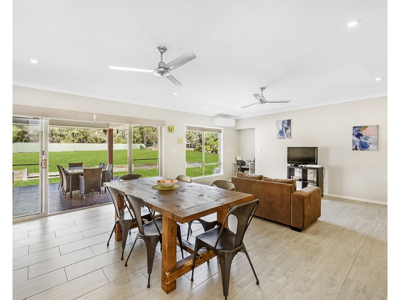 9-11 Brookong Court, Buccan QLD 4207