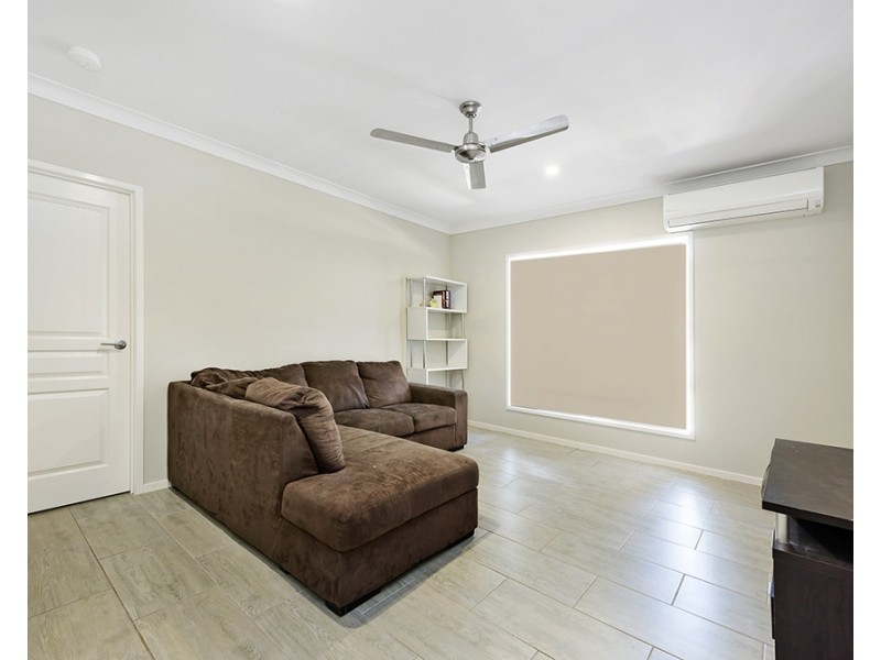 9-11 Brookong Court, Buccan QLD 4207