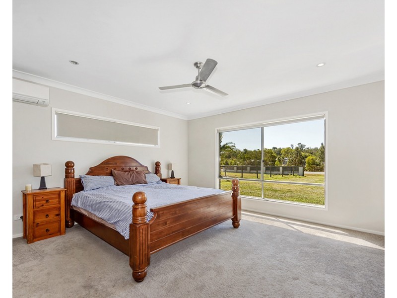 9-11 Brookong Court, Buccan QLD 4207